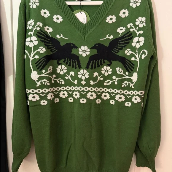 Women's Green V-Neck Patterned Sweater - Picture 2 of 4